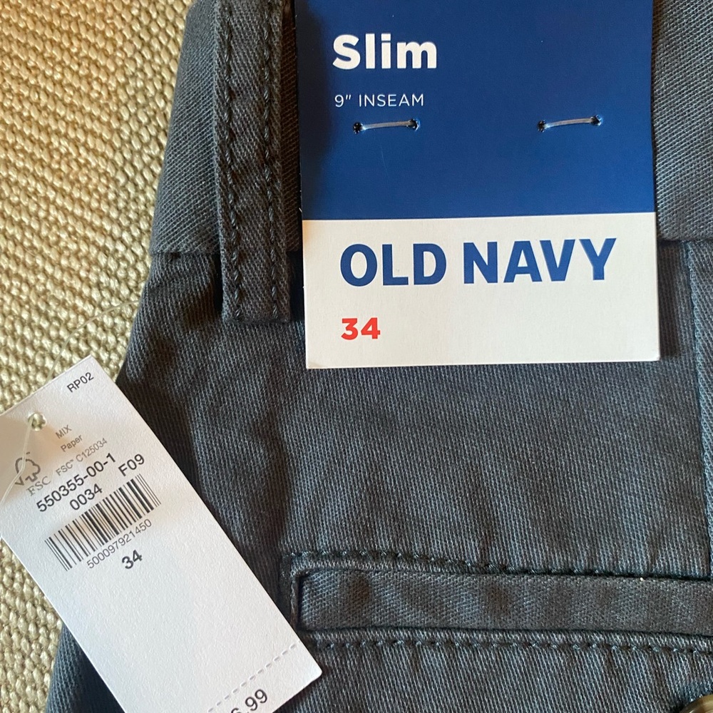 NWT Old Navy Men’s 34 slim 9 in inseam dark gray shorts